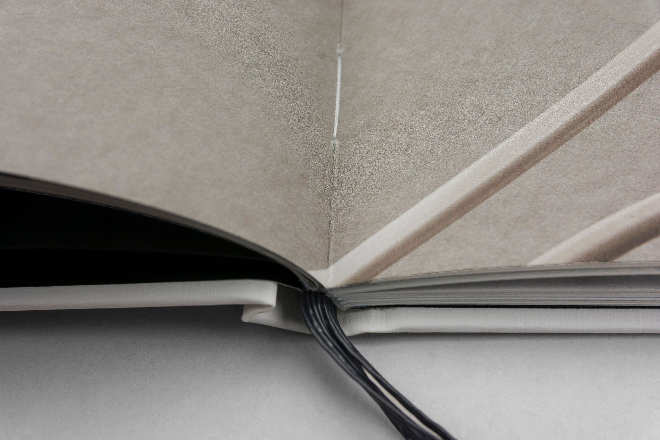 Premium printed books for publishers, art directors and photographers. Photo books, art books brand books.